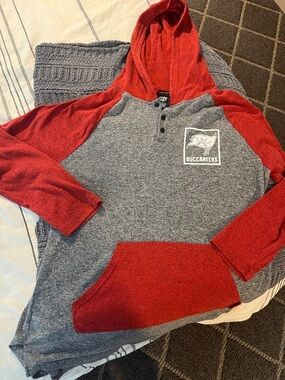 NFL Grey and Red Team Apparel Hoodie (L, Men’s longer length)